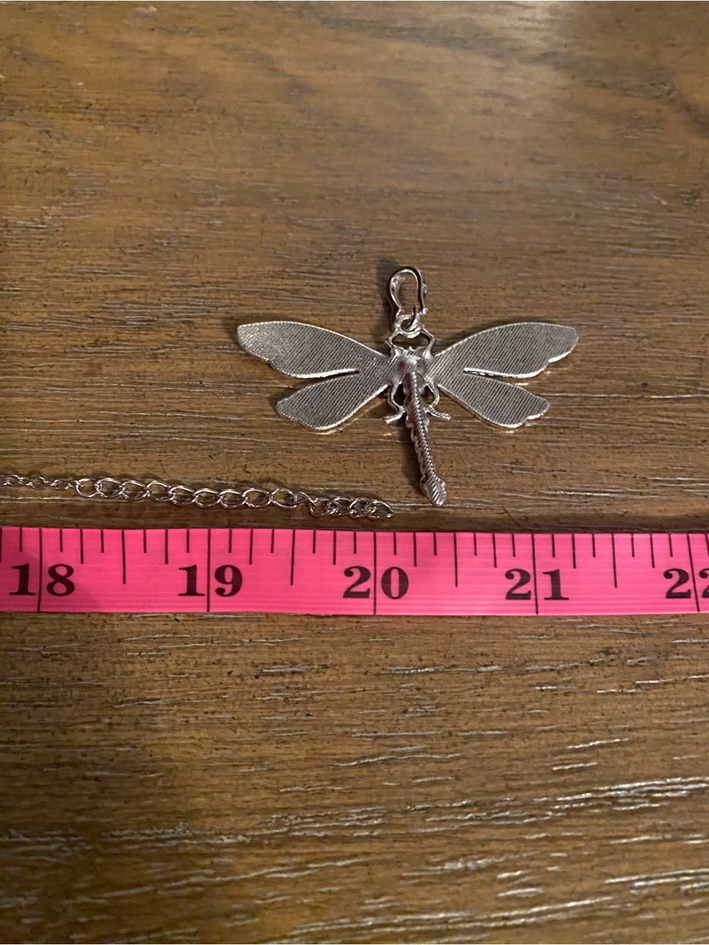 🌸 Dragonfly Pendant Necklace in Pink and Red - Picture 6 of 7